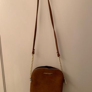 Cross-body purse